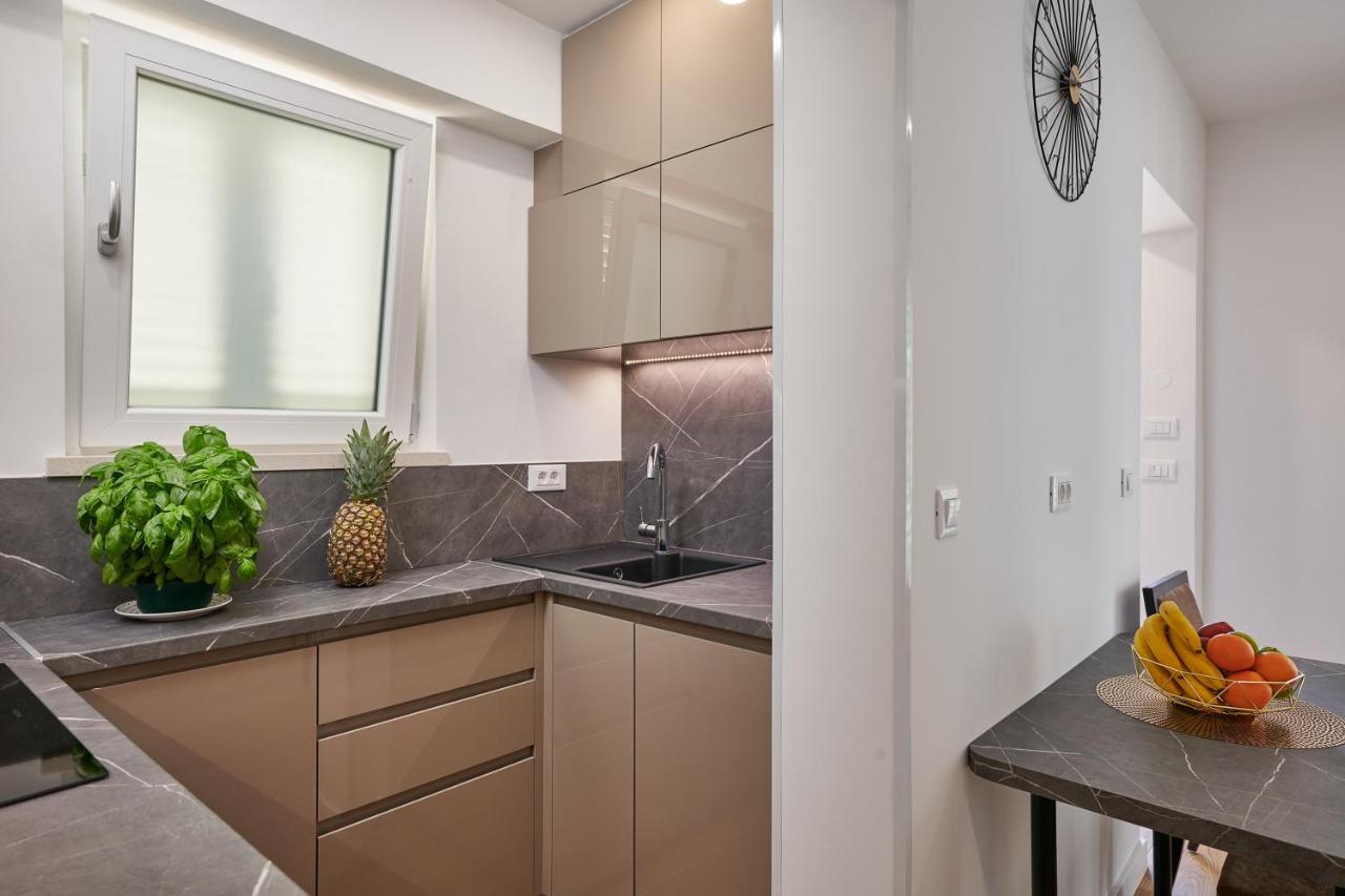 Newly Renovated Apt. Near To Entrance To Old Town Дубровник Экстерьер фото