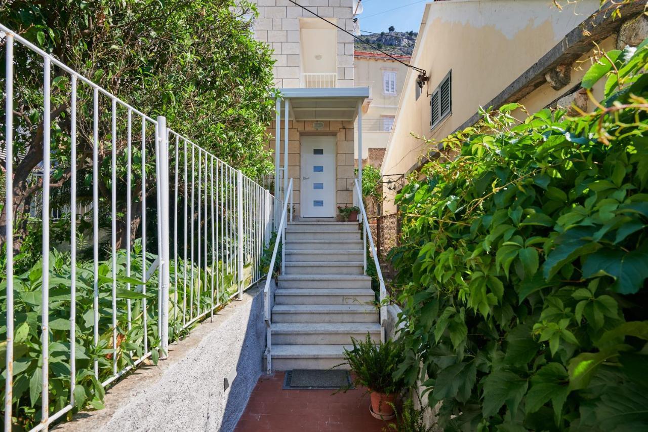 Newly Renovated Apt. Near To Entrance To Old Town Дубровник Экстерьер фото